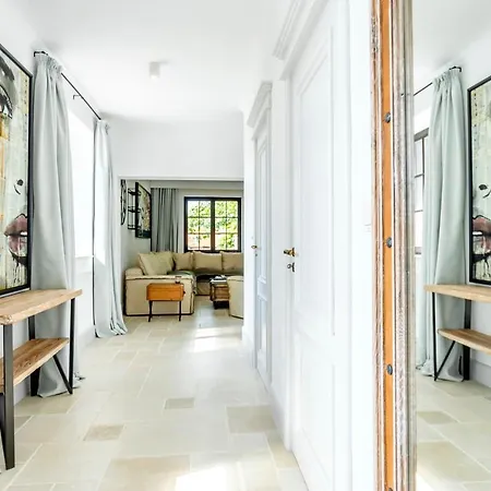 Castro Mesembria Boutique Nesebyr