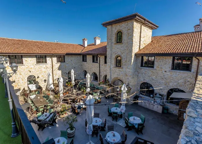 Castro Mesembria Boutique Hotel *