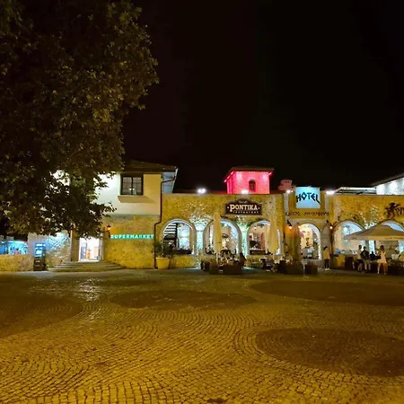 Castro Mesembria Boutique Hotel *