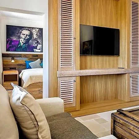 Castro Mesembria Boutique Nessebar