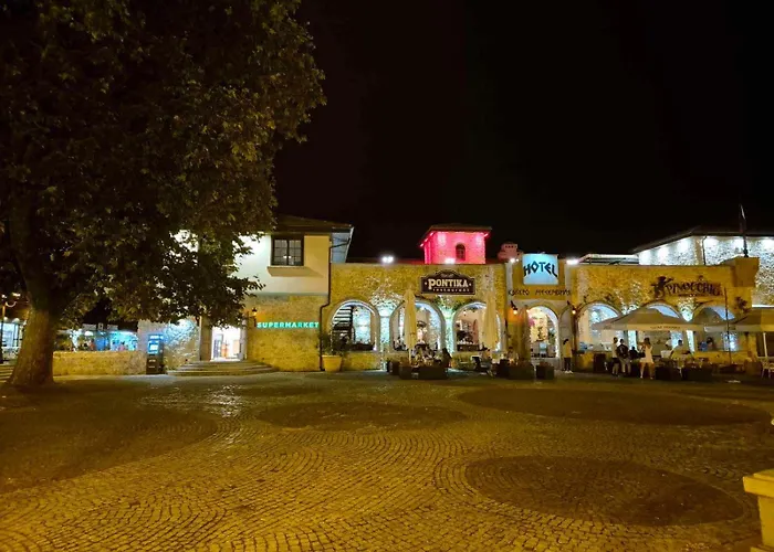 Castro Mesembria Boutique Hotel *